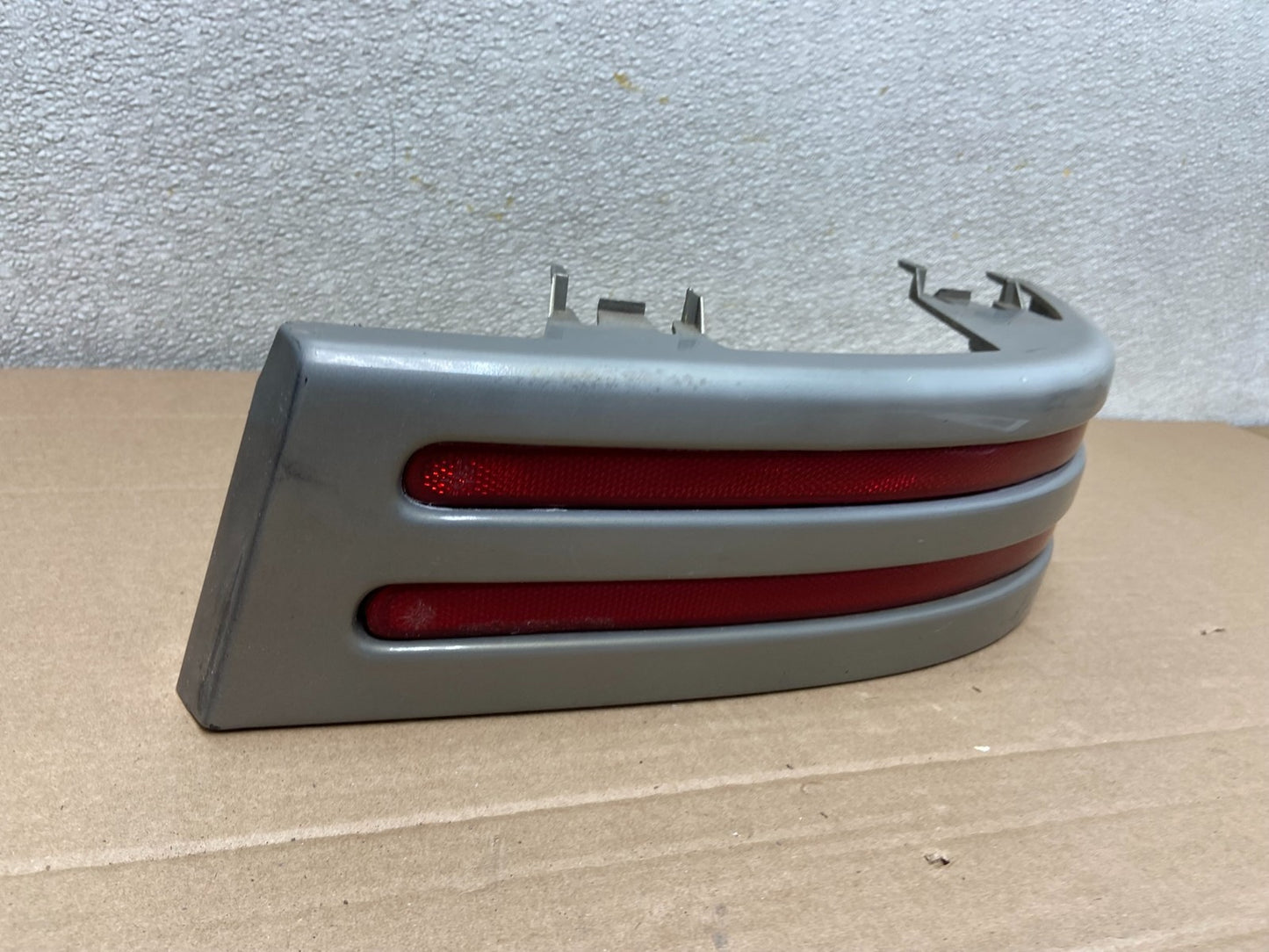1993-1997 Dodge Intrepid Right Passenger Lower Tail Light Body Filler AA8612 DG2