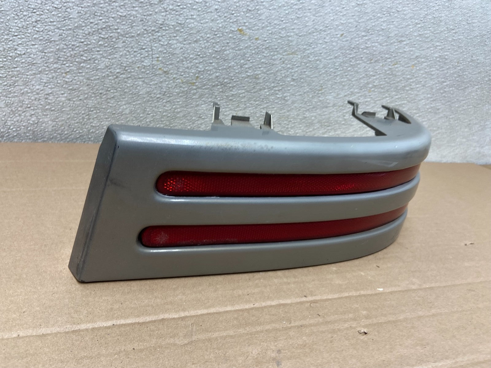 1993-1997 Dodge Intrepid Right Passenger Lower Tail Light Body Filler AA8612 DG2