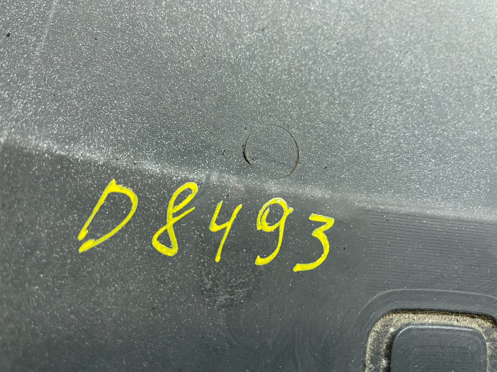 2001 to 2004 Nissan Pathfinder Engine Cover Ornament D84932