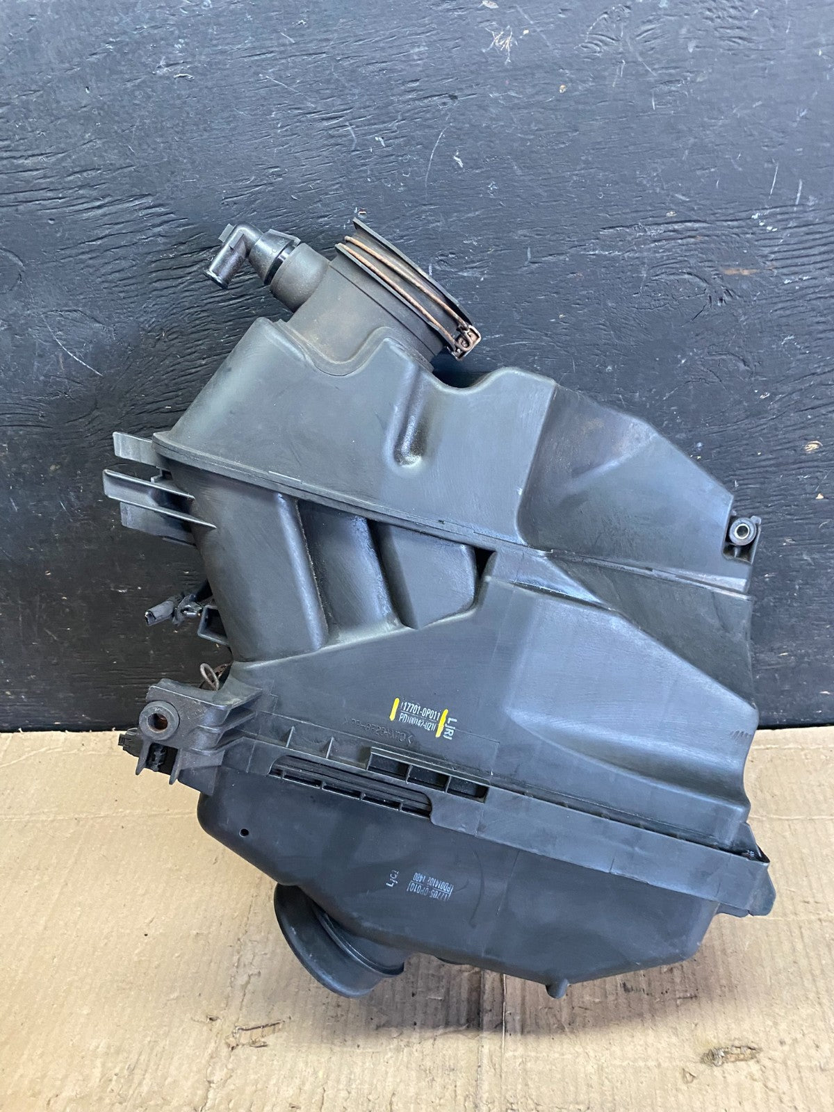 2005 to 2020 Toyota Tacoma Air Cleaner Filter Box p0885 DG3