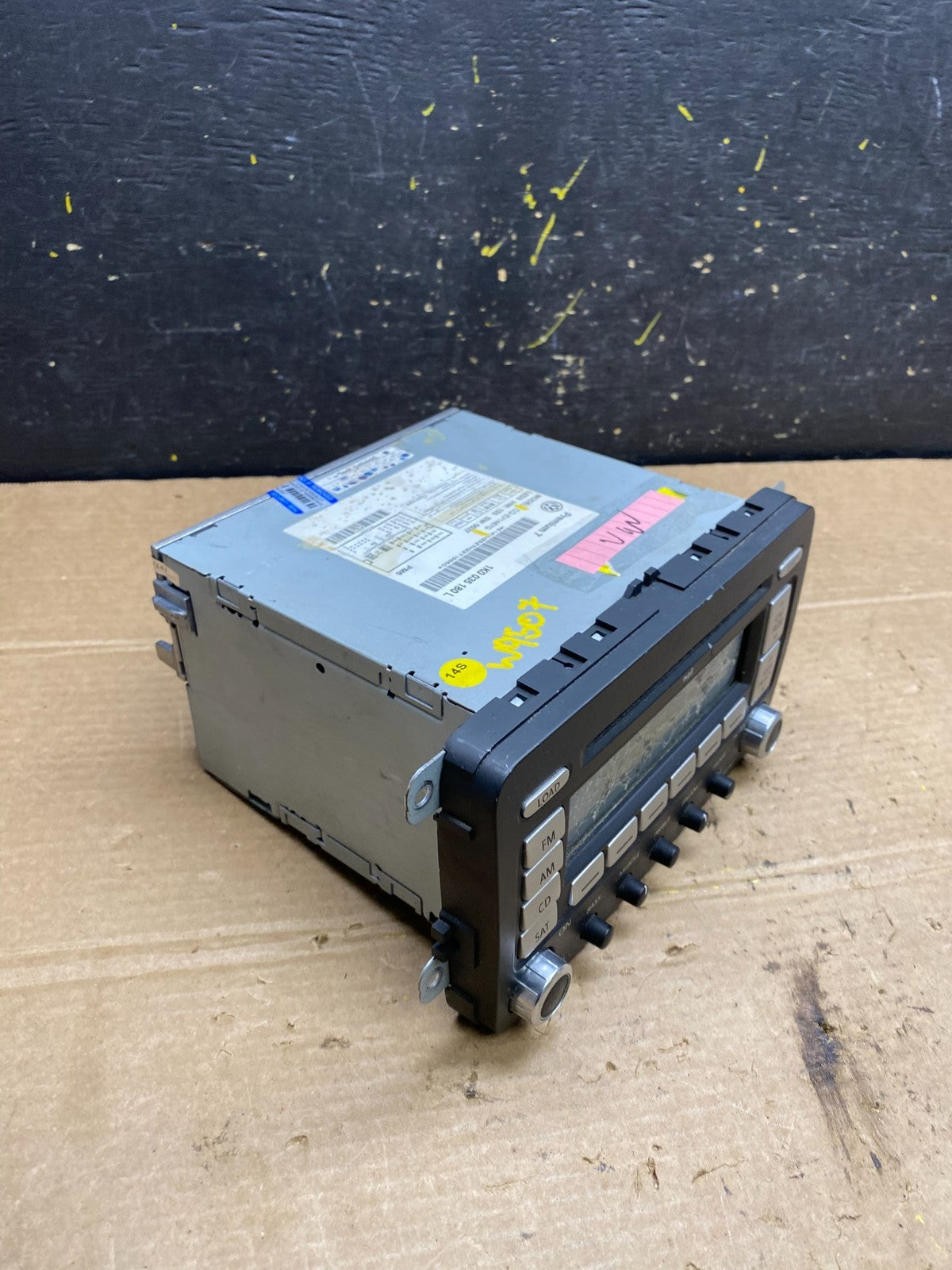 2005 to 2010 Volkswagen Golf Jetta Eos Radio CD Player AM/FM OEM W9507 DG2