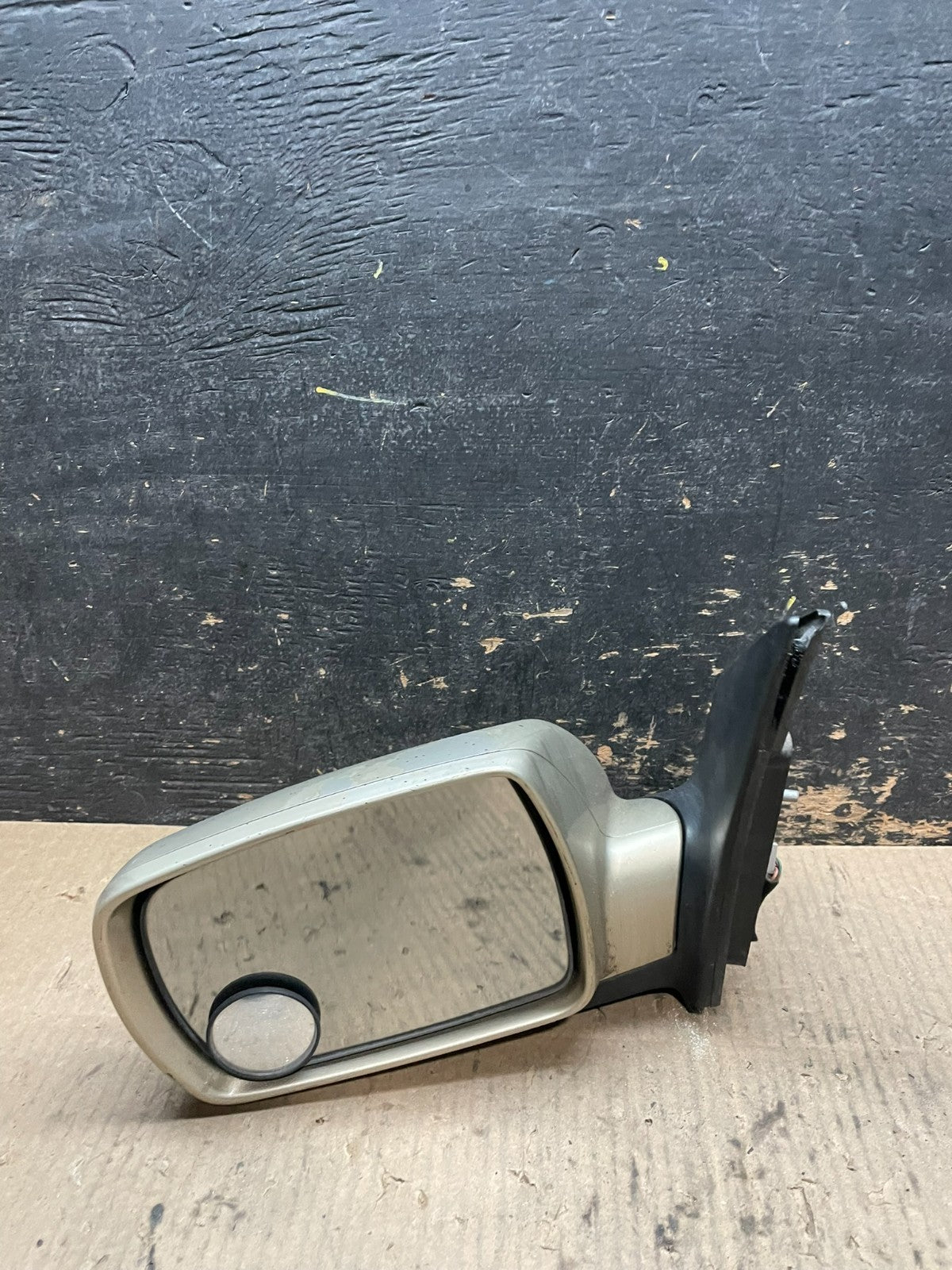 2007-2010 Hyundai Entourage Sedona Left Driver Lh Side Door Mirror Oem Y1573 MS7