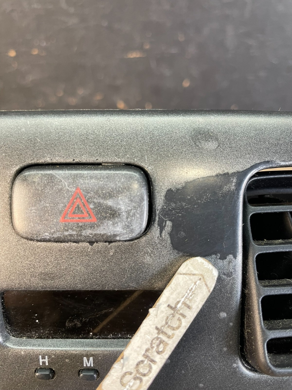 2004 to 2006 Lexus ES330 Es300 Radio Screen Receiver CD Air Vent AD5925 DW2