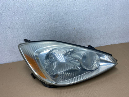 2004-2005 Toyota Sienna Right Passenger Halogen Headlight AF3051 LK0