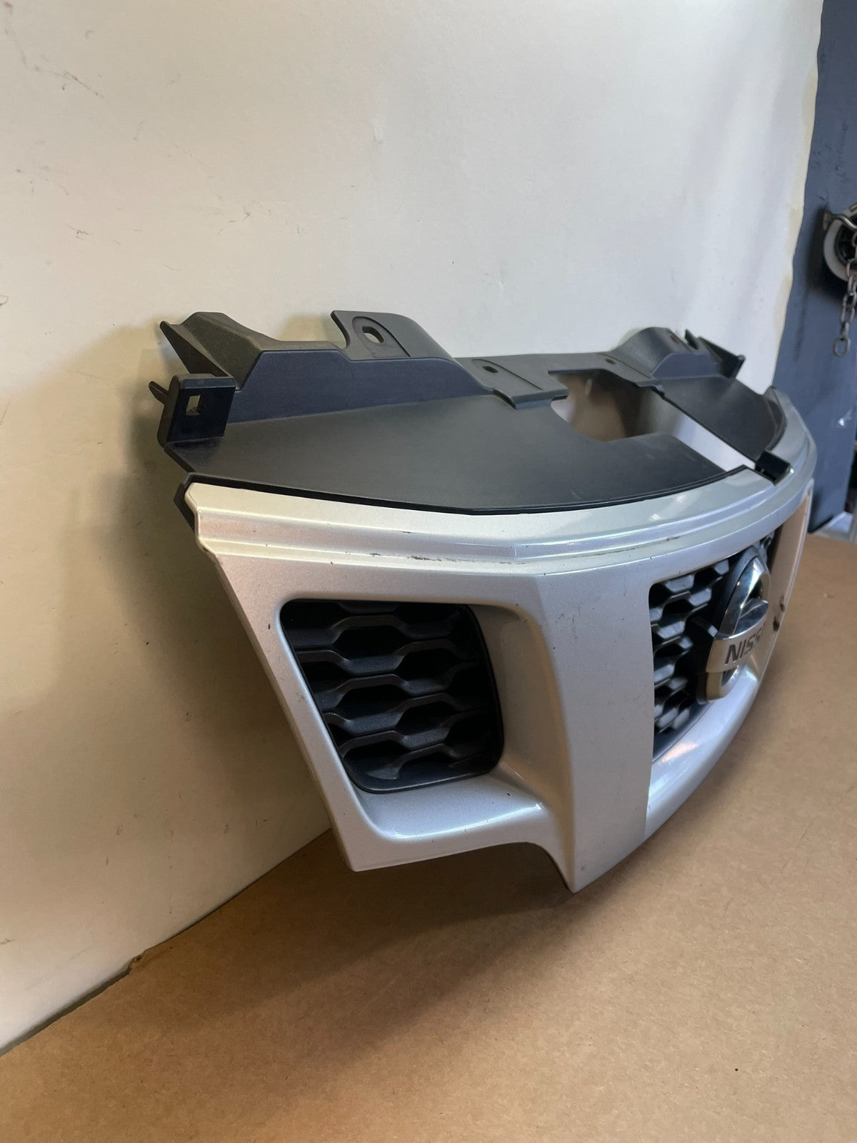 2013 to 2019 Nissan NV200 Front Upper Grill Grille AF8576 DG2