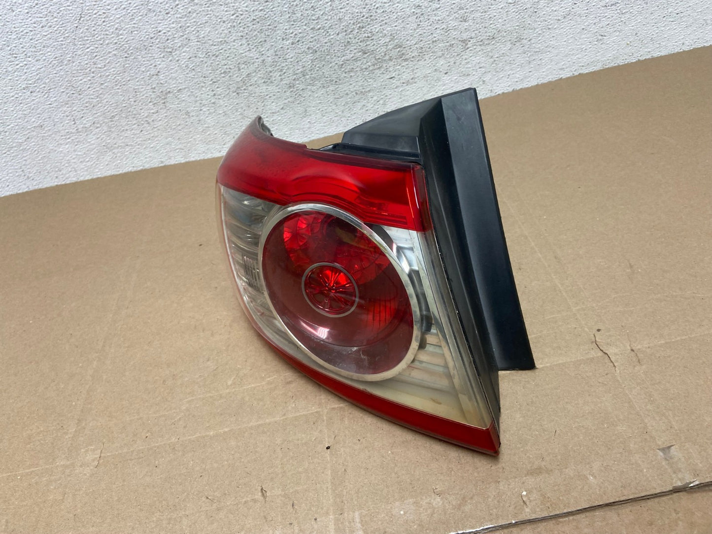 2010 to 2012 Hyundai Santa Fe Left Driver Side LH Tail Light AE4868 LK1