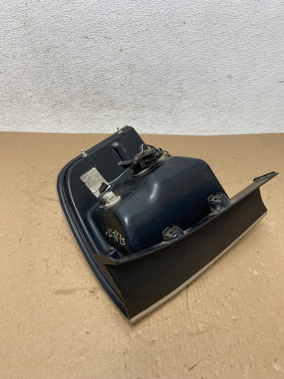 2007 to 2010 Ford Edge Tail light Left Driver Side AD7675 LK5