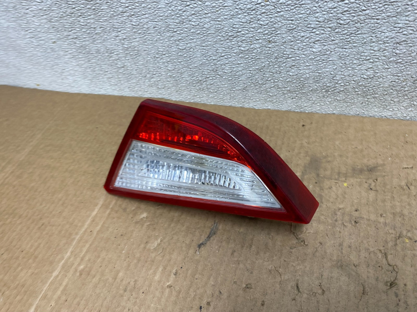 2011 to 2014 Hyundai Sonata Right Passenger Rh Inner Tail Light Oem W7750 DW1