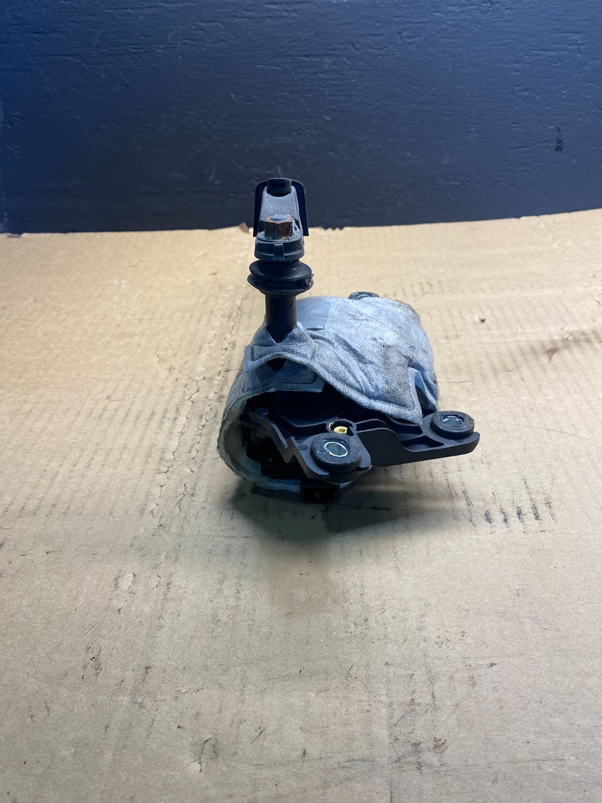 2011 to 2019 Ford Explorer Rear Windshield Wiper Motor OEM ab7392 DG4
