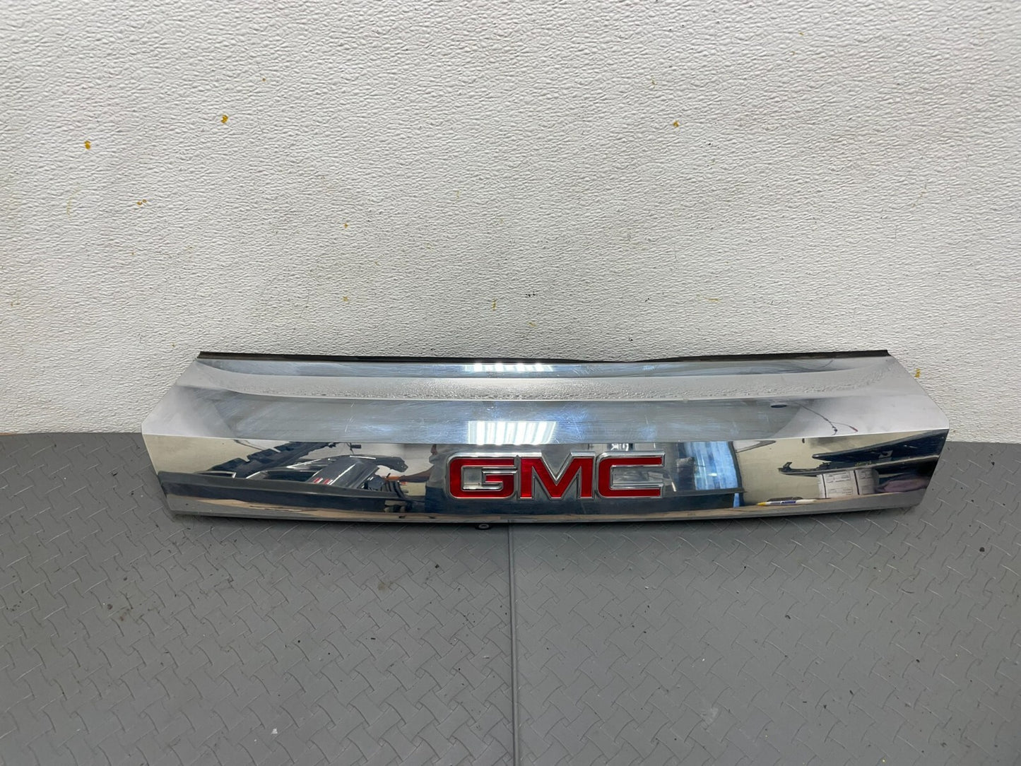 2010-2015 Gmc Terrain Lift Gate Handle Trim With Back Up Camera A7788 DG0