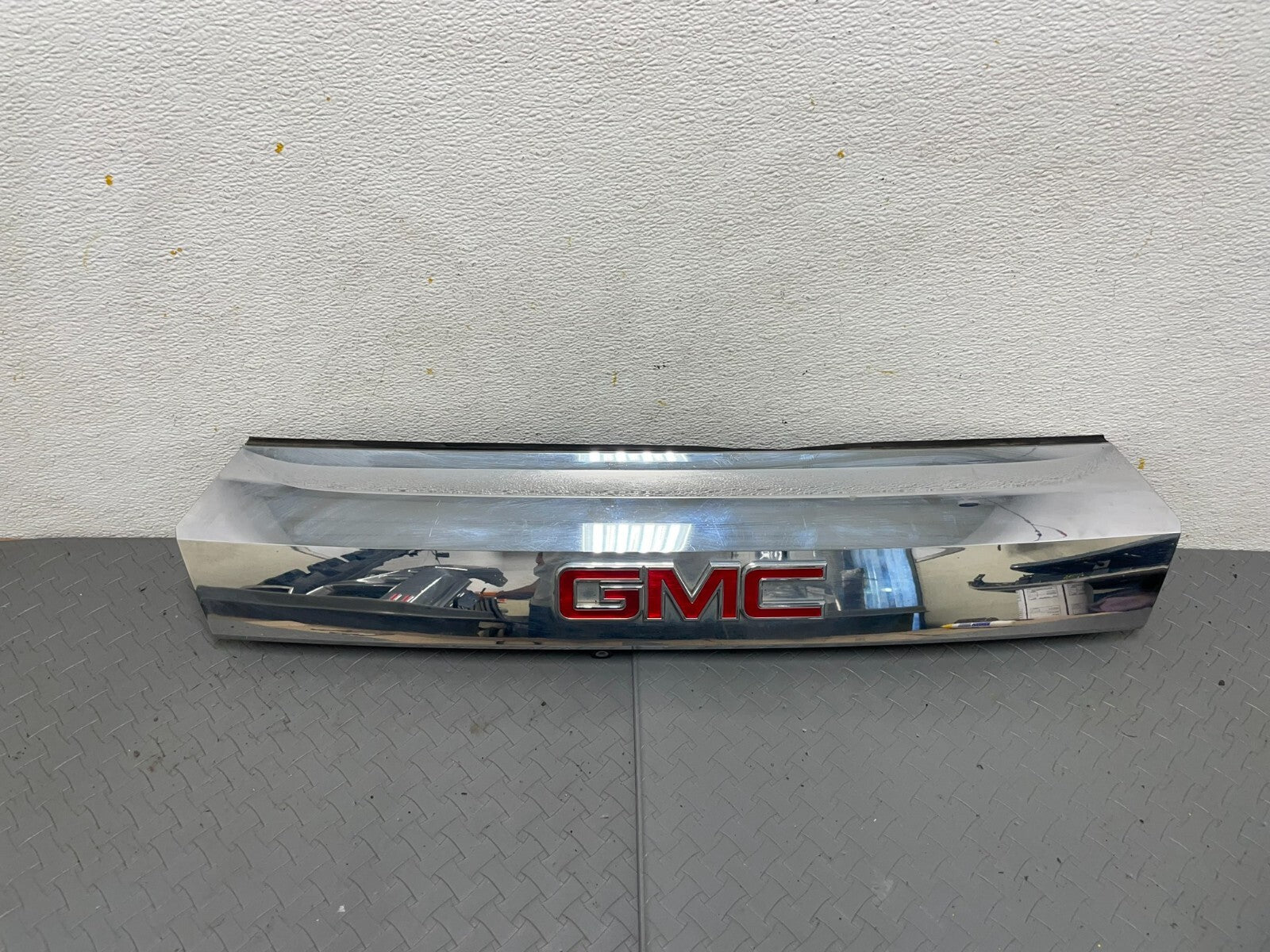 2010-2015 Gmc Terrain Lift Gate Handle Trim With Back Up Camera A7788 DG0