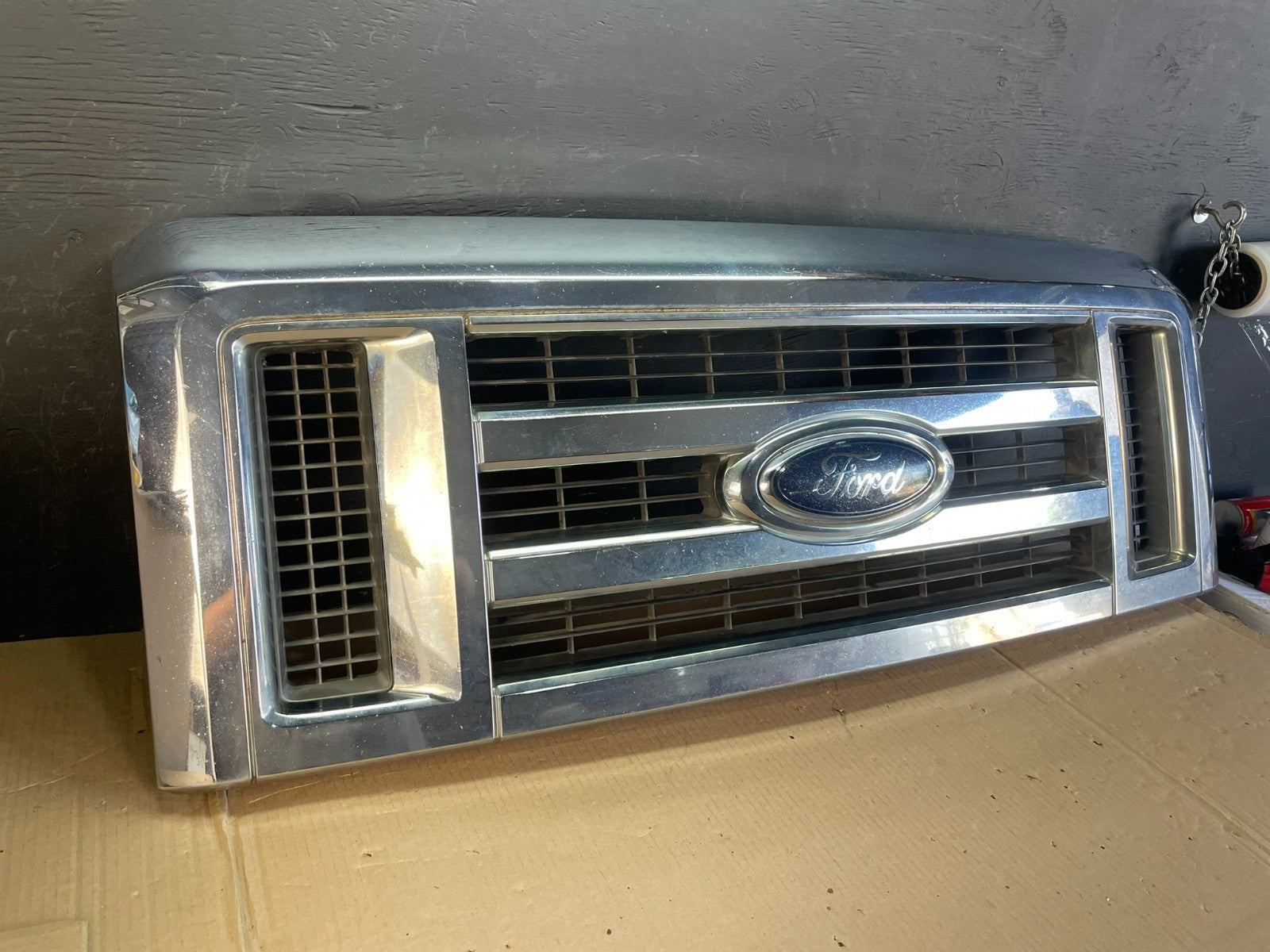 2008 to 2014 Ford Econoline E150 E250 Front Upper Chrome Grill Grille ae3594 DG2