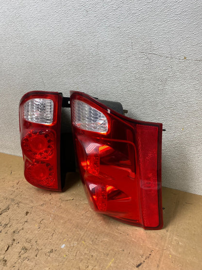 2011 to 2018 Dodge Grand Caravan Left+Right Tail Lights Led V8037 DW1