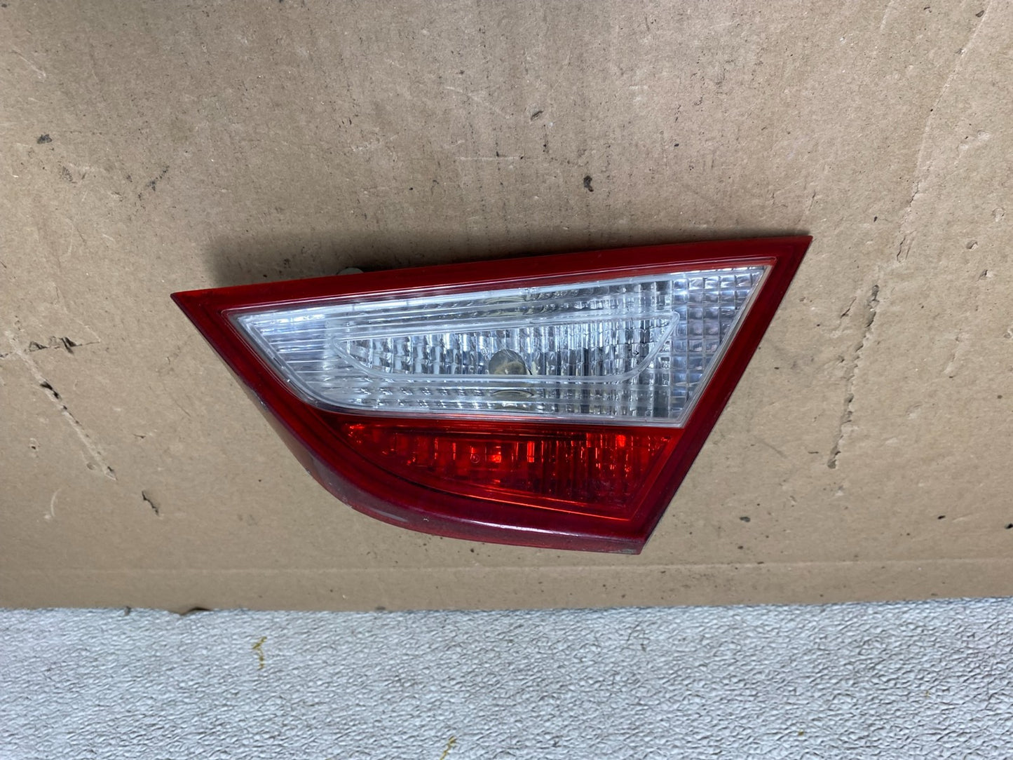 2011 to 2014 Hyundai Sonata Right Passenger Rh Inner Tail Light Oem S0301 DG0