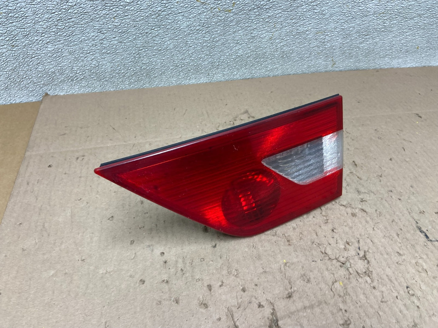 2004 2005 2006 Bmw X3 Right Passenger Rh Inner Tail Light OEM Z6341 DW2