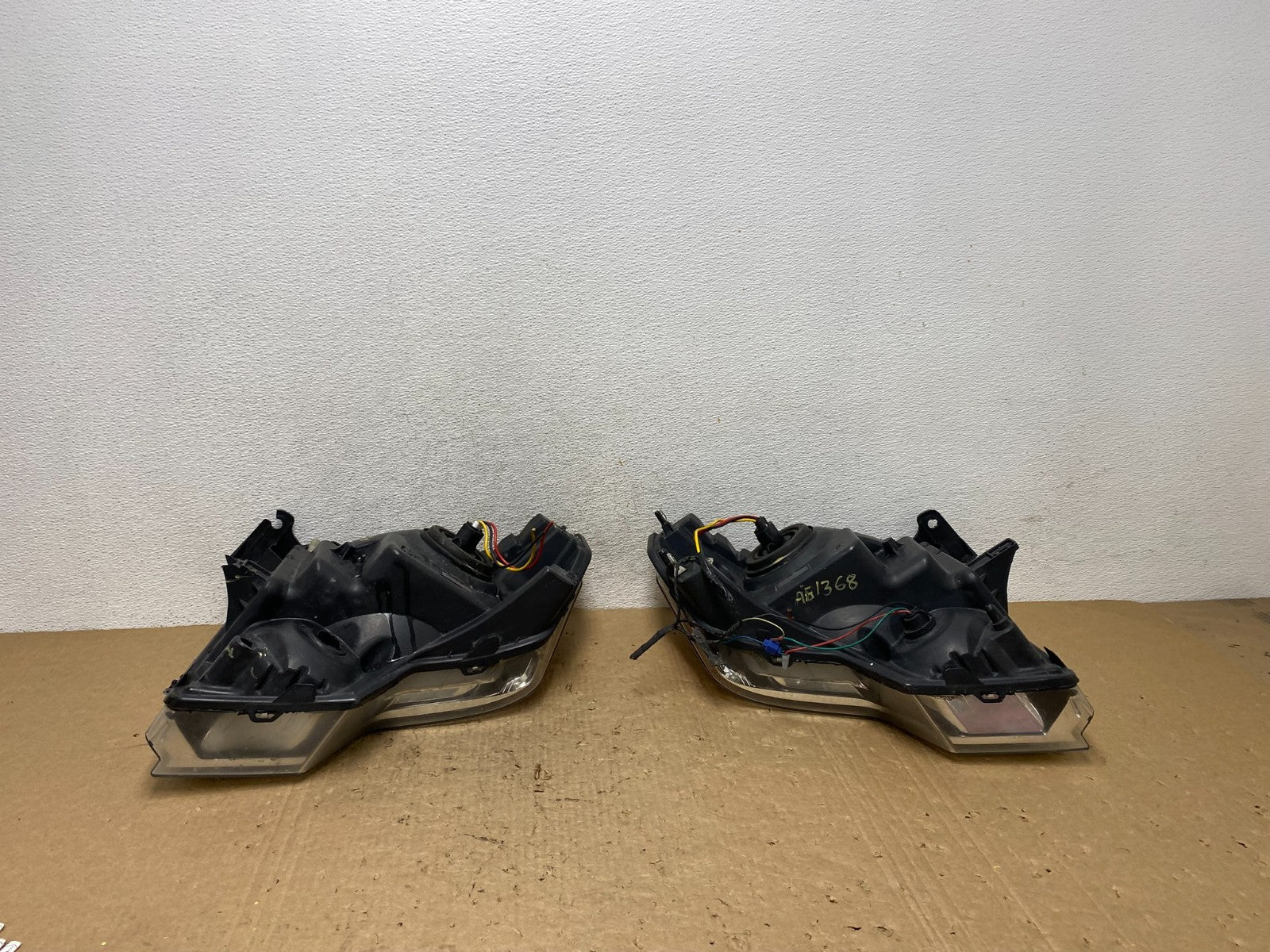 2009 to 2014 Ford F-150 F150 Left+Right Halogen Headlights AG1368 DW13