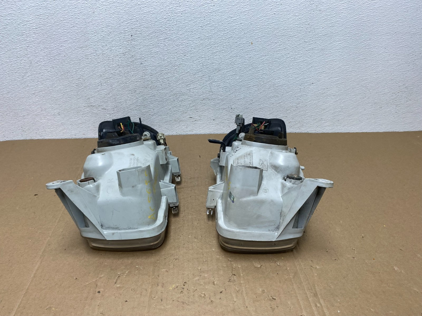 1999-2004 Nissan Pathfinder Left+Right Side Set Halogen Headlights AC5655 DW8