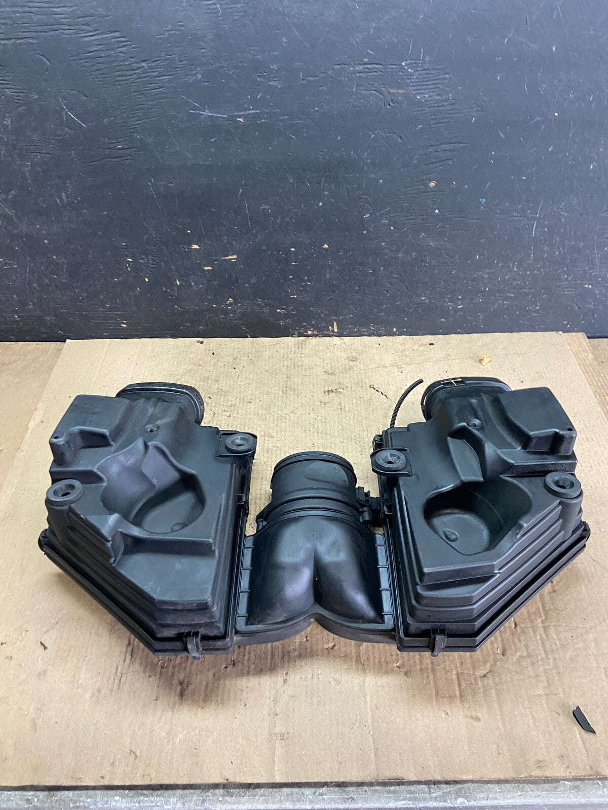 2007 to 2010 BMW E70 X5 N62 Air Intake Cleaner Filter 7548896 OEM O0579 DG5