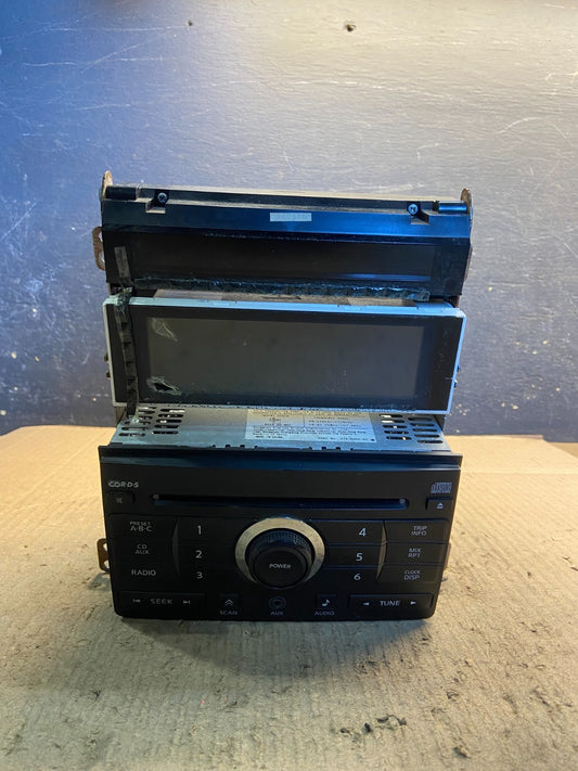 2007 to 2008 Nissan Maxima AM FM CD Radio Receiver 28185 ZK30A Z2081  DG0