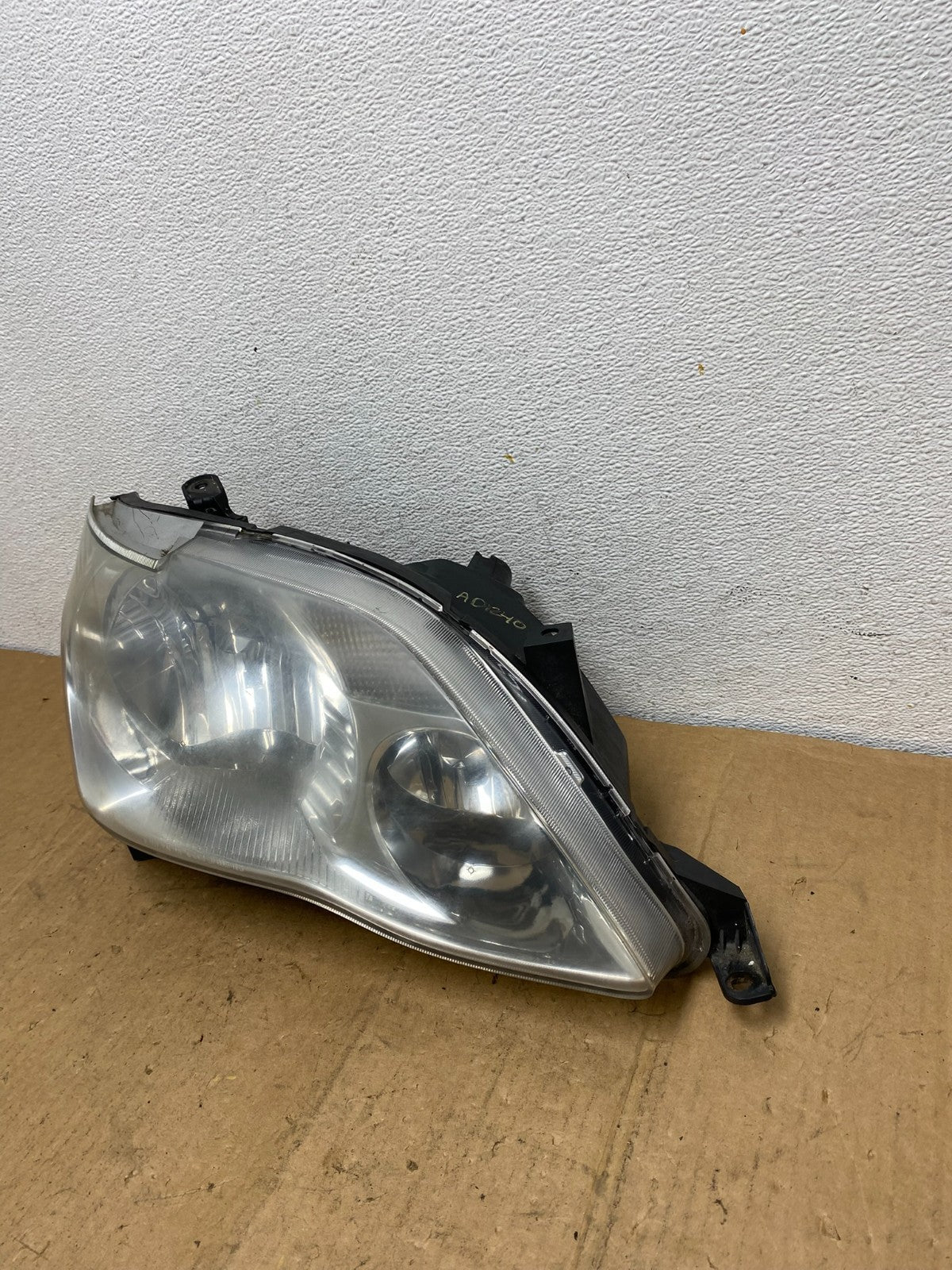 2005 2006 2007 Toyota Avalon Right Passenger RH Halogen Headlight TYC AD1240 DW1