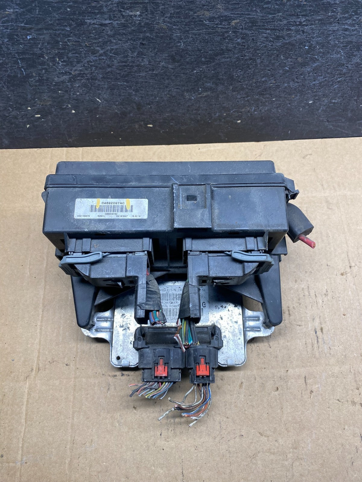 2007 2009 Dodge Durango Fusebox Fuse Box Body BCM Module 04692097AC ah3135 DG0