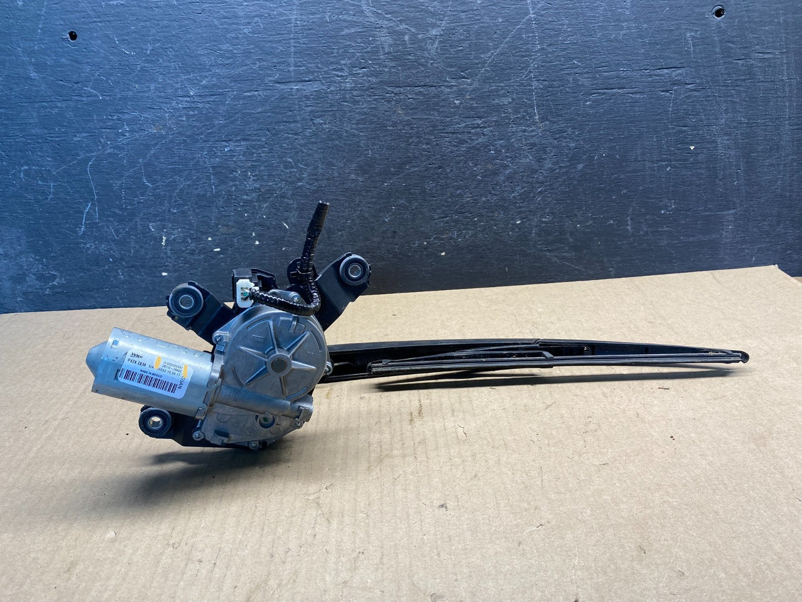 2013-2020 Nissan Pathfinder Back Door Rear Wiper Motor Wiper Blade AG9663 DG5