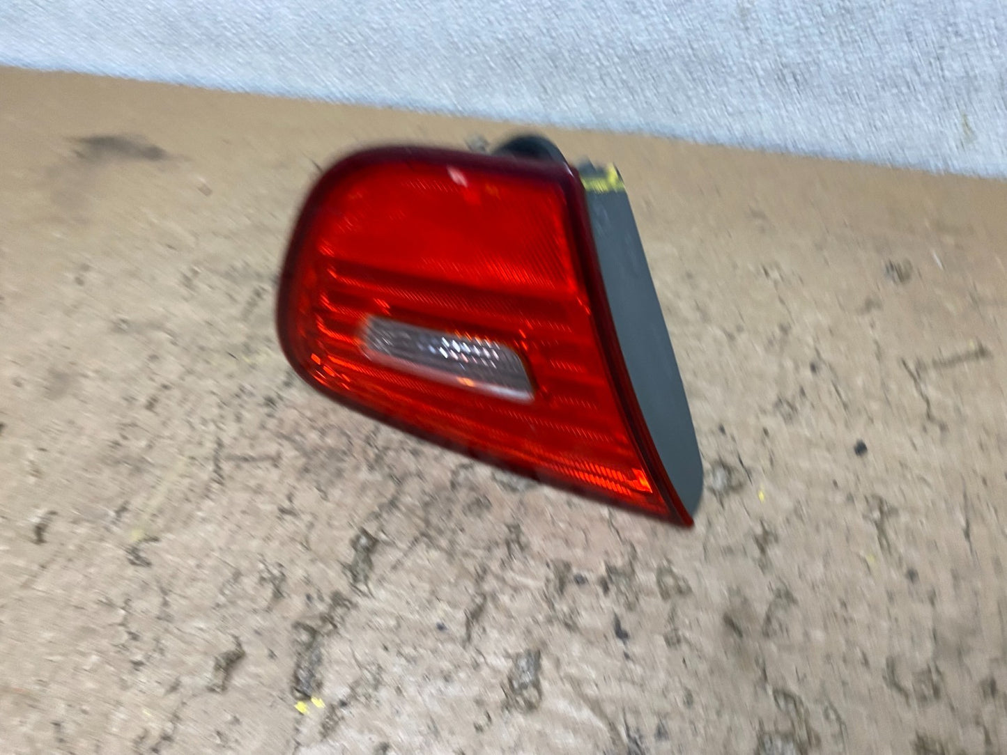2007-2010 Hyundai Elantra Left Driver LH Tail Light Inner Oem V8417 DW1