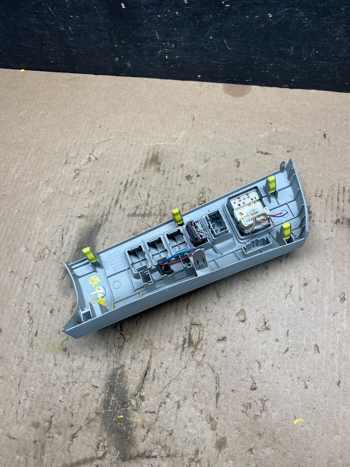 2011 to 2014 Toyota Sienna Upper Left Dash Control Panel Cover Switch Q9404 DG4