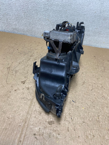 2001-2003 BMW E39 5 Series Headlight Right Passenger Side XENON OEM V3871 DW11