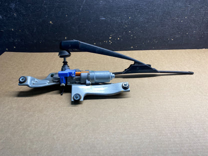2009 to 2013 Subaru Forester Rear Windshield Washer Wiper Motor Z90381