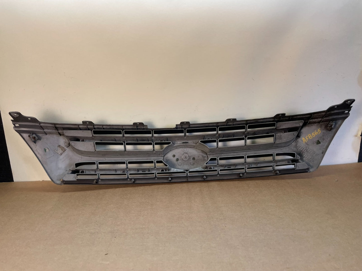 2006 to 2010 Kia Sedona Front Upper Grill Grille AF8565 DG3