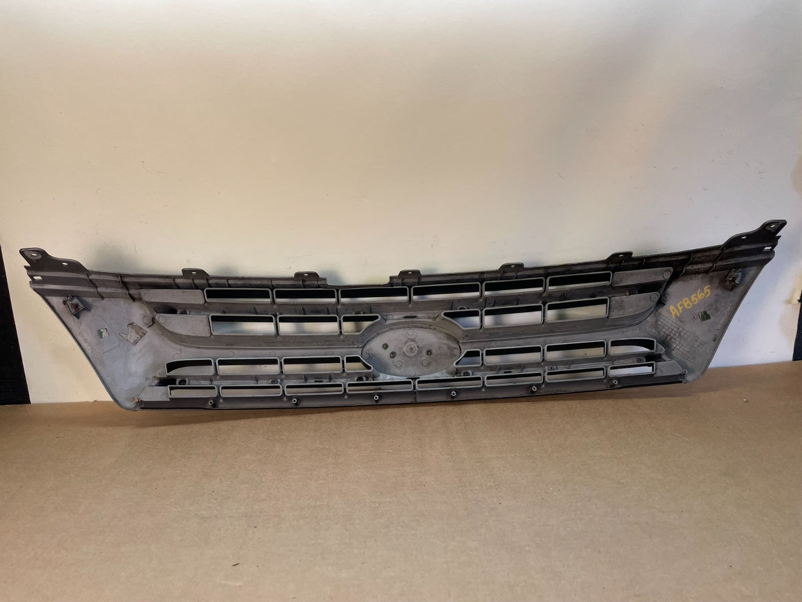 2006 to 2010 Kia Sedona Front Upper Grill Grille AF8565 DG3