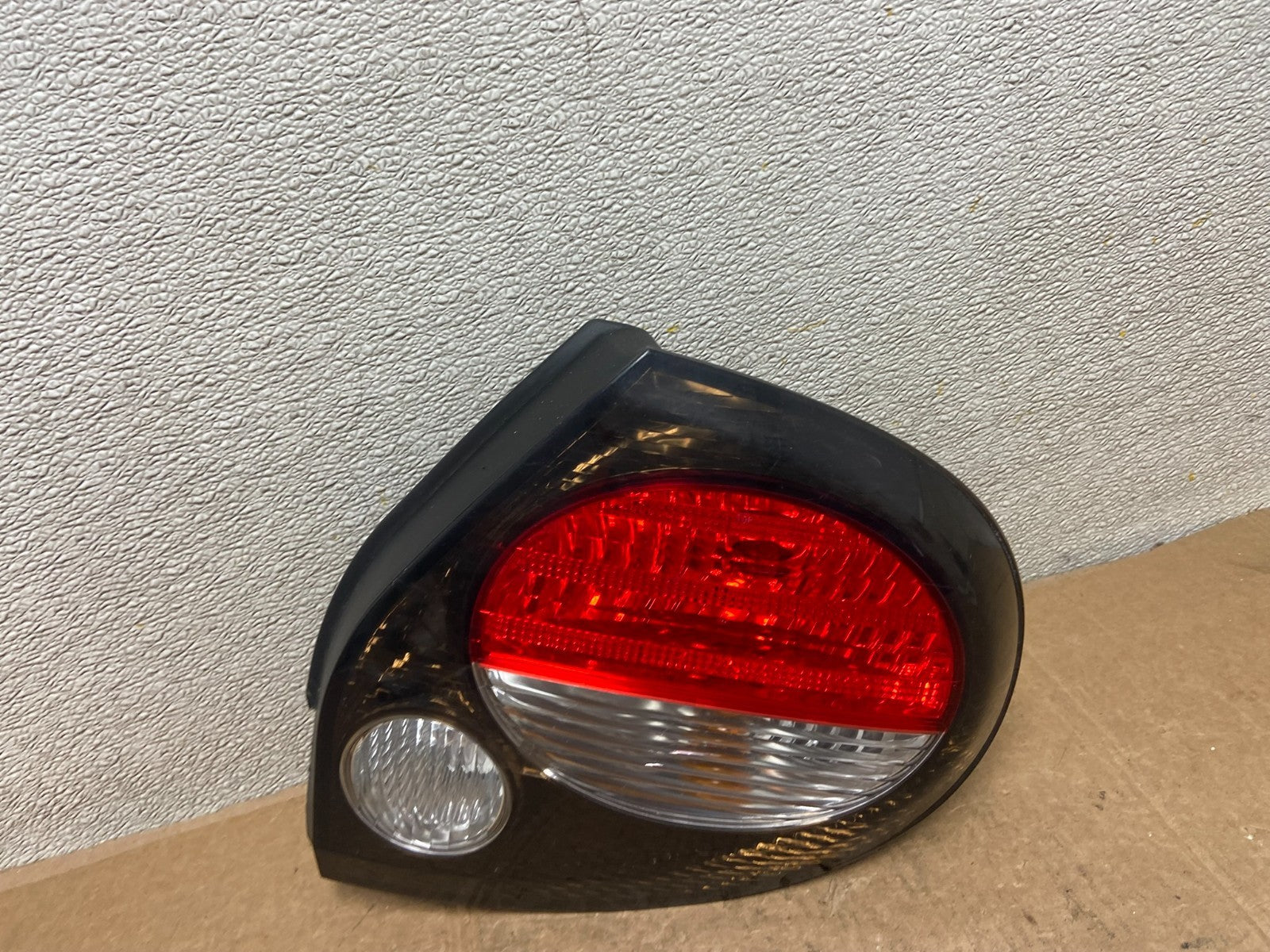 2000 to 2001 Nissan Maxima Right Passenger Rh Side Tail Light OEM AA3733 DW0