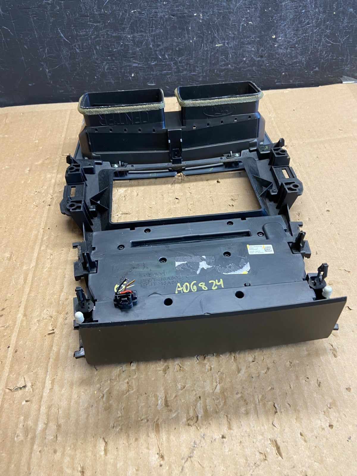 2011 2015 Ford Explorer Radio Climate Control Trim Bezel Panel AD6824 DG6