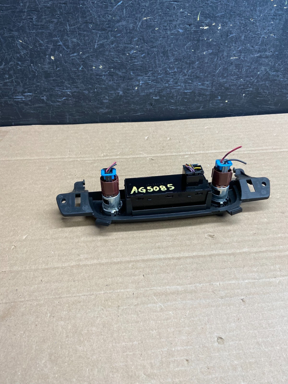 2007 - 2014 Chevrolet Tahoe Yukon Pedal Traction Control Switch AG5085 DG3