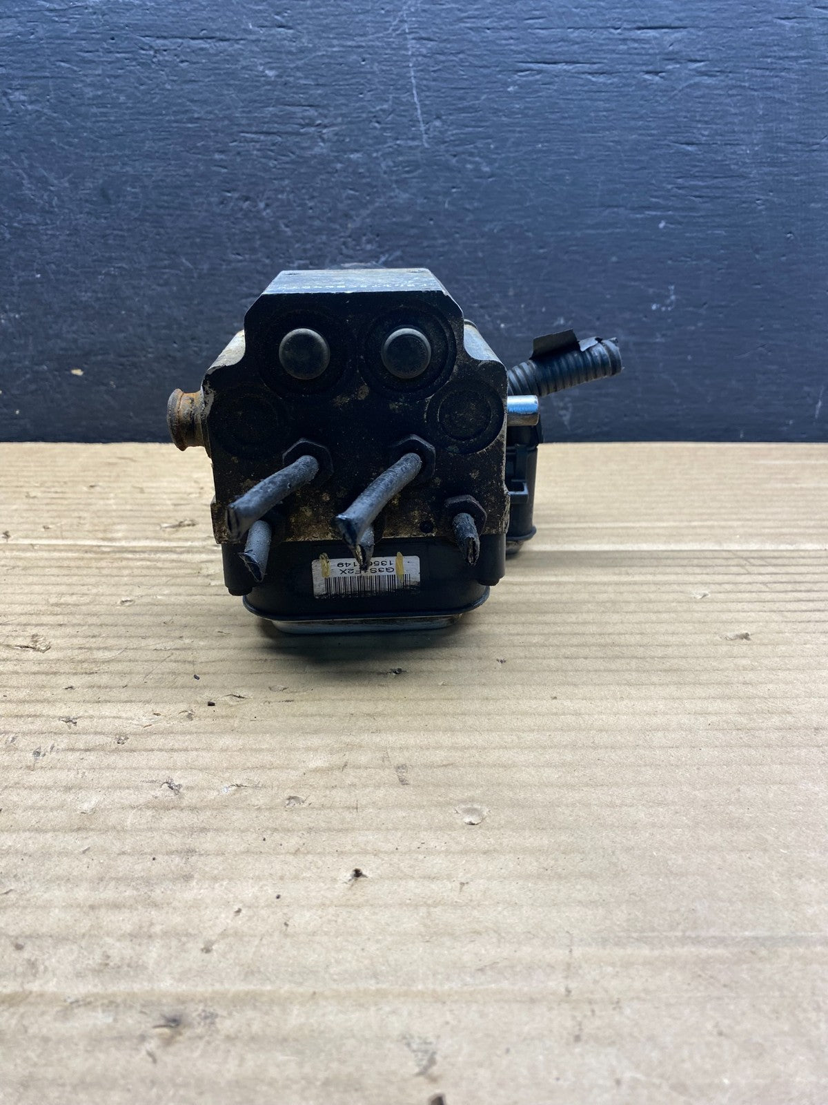 2004-07 GMC Savana Express ABS Brake Pump Control 13567149 AE6249 DW4