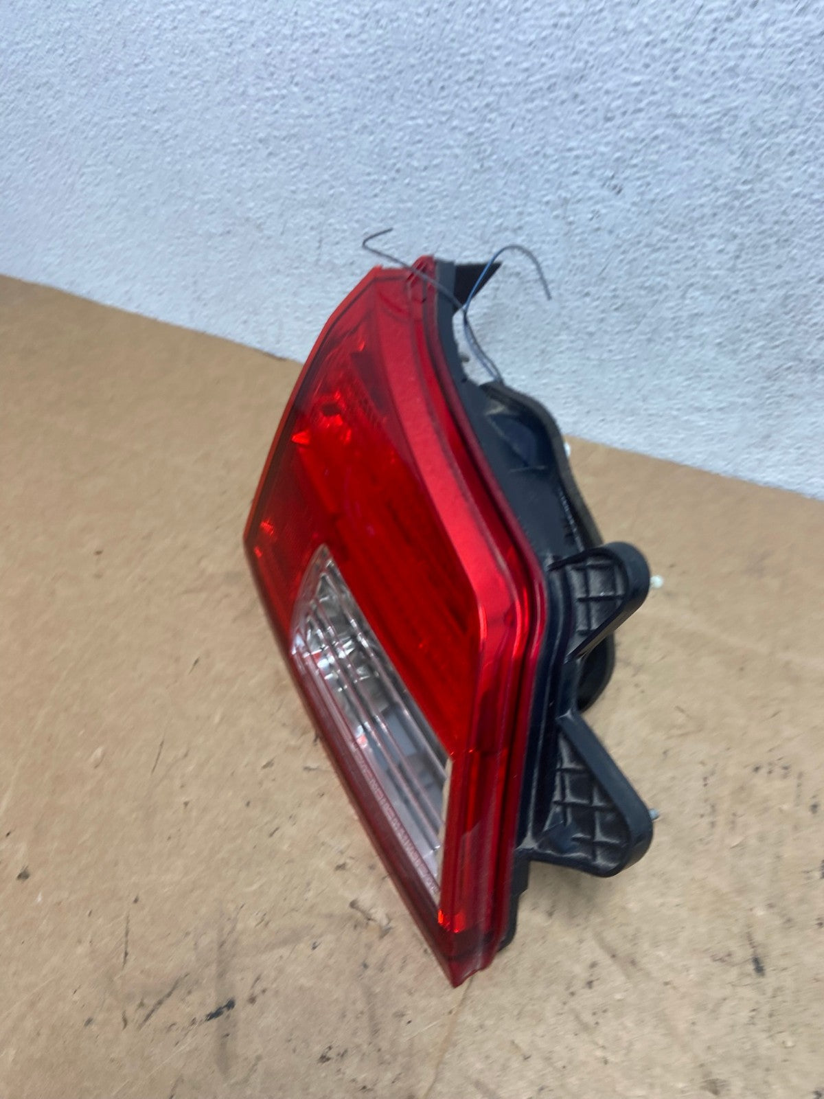 2010-2014 Subaru Outback Left Driver Lh Side Inner Tail Light AD5139 LK1