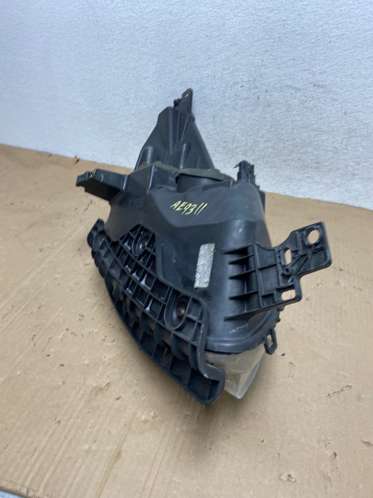 2013 - 2016 Ford Escape Headlight Left Driver Lh Side Halogen AE9311 LK8
