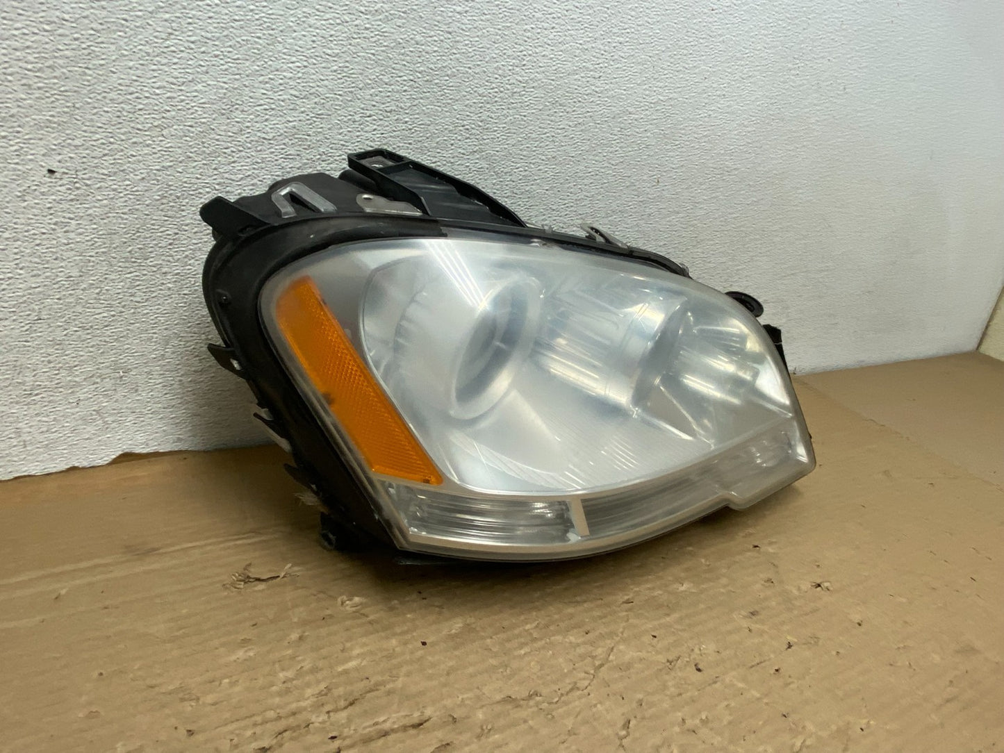 Halogen 2009-2011 Mercedes-Benz ML Class Right Passenger Headlight AG8275 DW1