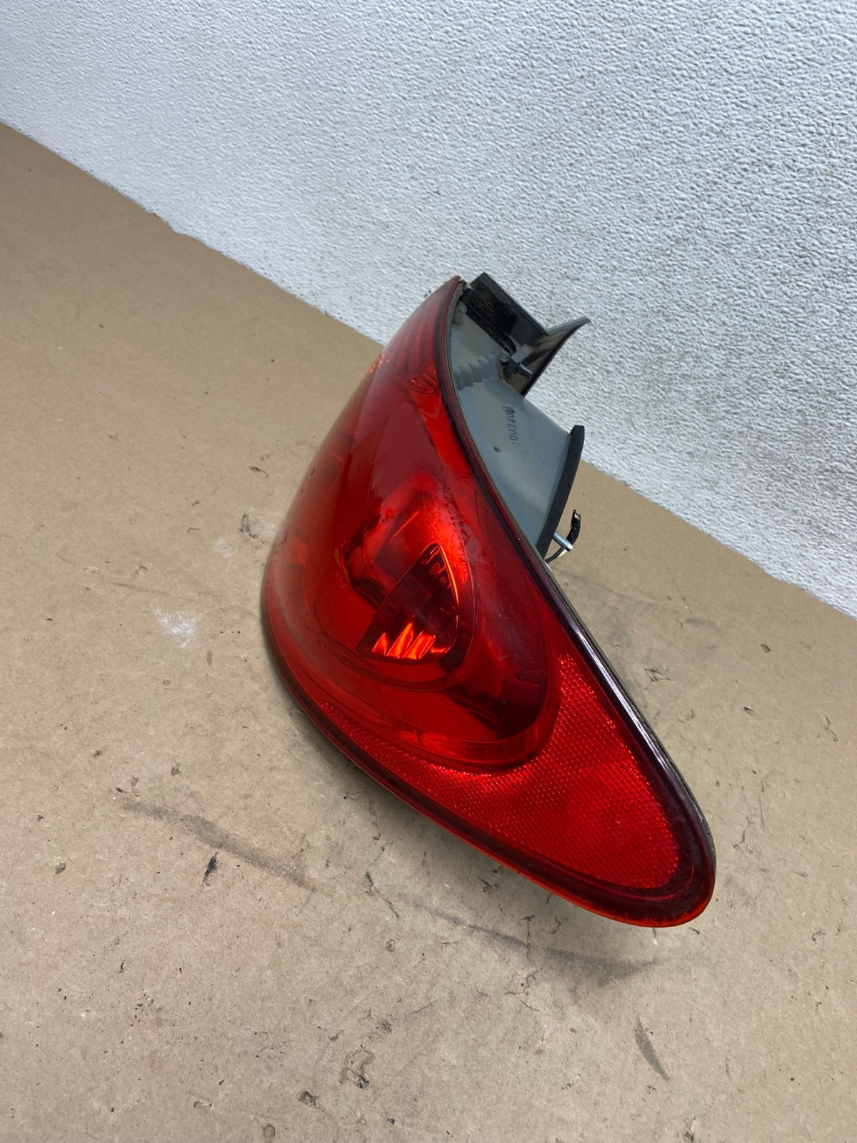 2007 to 2010 Hyundai Elantra Sedan Right Passenger Side Tail Light AG4221 LK1