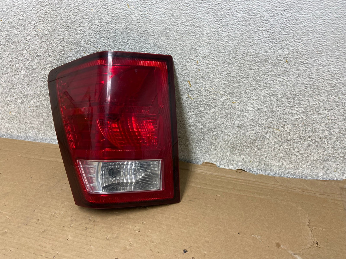 2007 to 2010 Jeep Grand Cherokee Left Driver Lh Tail Light AH8333 LK2