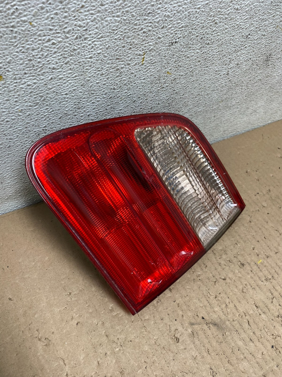 2000-2003 Mercedes-Benz E-Class E320 Wagon Right Passenge Inner Tail Light D17062