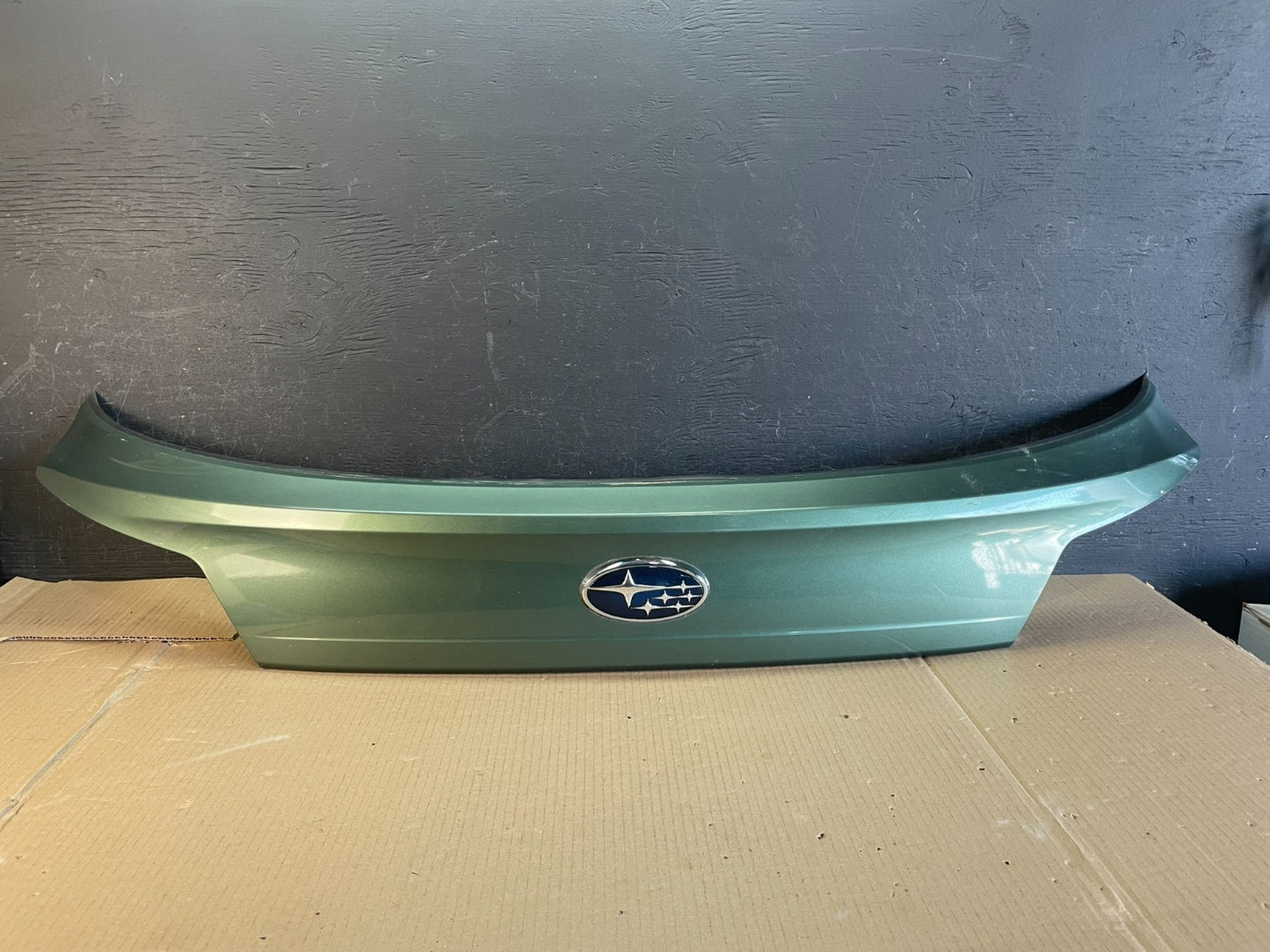 2012-2014 Subaru Outback Rear Liftgate Trunk Panel Trim Molding AE3548 DG0