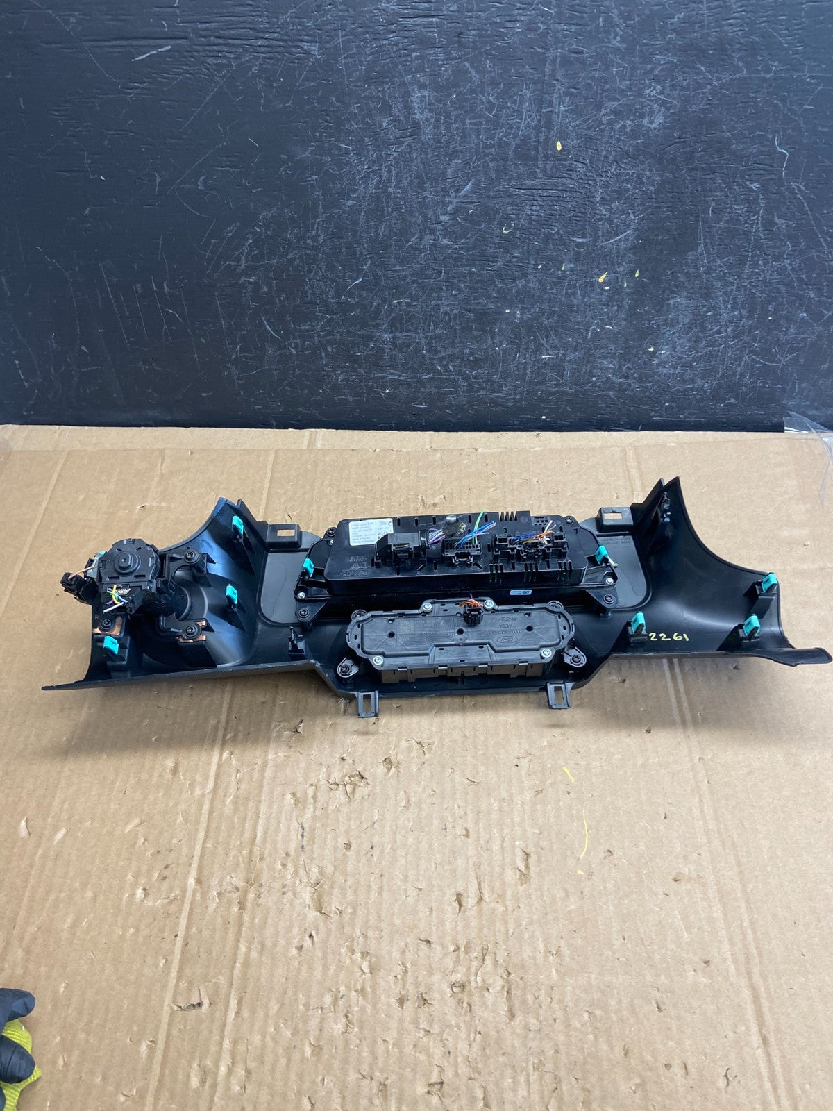 2020 to 2023 Ford Explorer A/C Heater Climate Control Panel AD2261 DG4