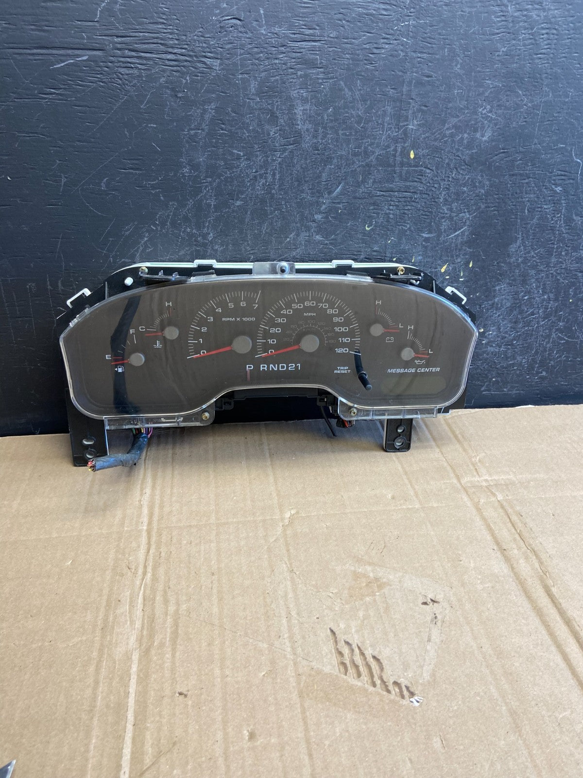 2000 2002 Ford Expedition Speedometer Instrument Gauge Cluster AD7057 DG0