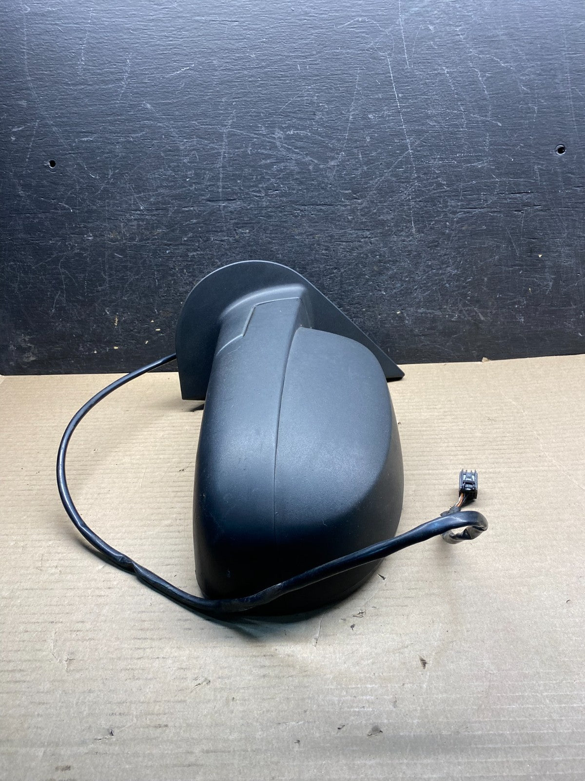 2007 to 2013 Chevrolet Tahoe Silverado Suburban Left Driver Mirror AH9686 DG1