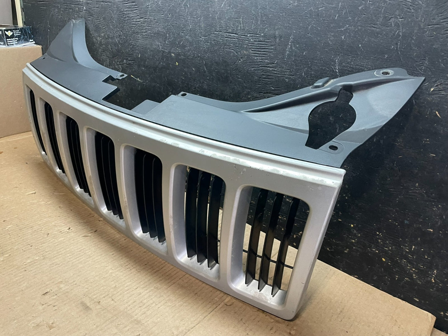 2008 2009 2010 2011 2012 Jeep Liberty Front Upper  Grill Grille OEM Y9601 DG2