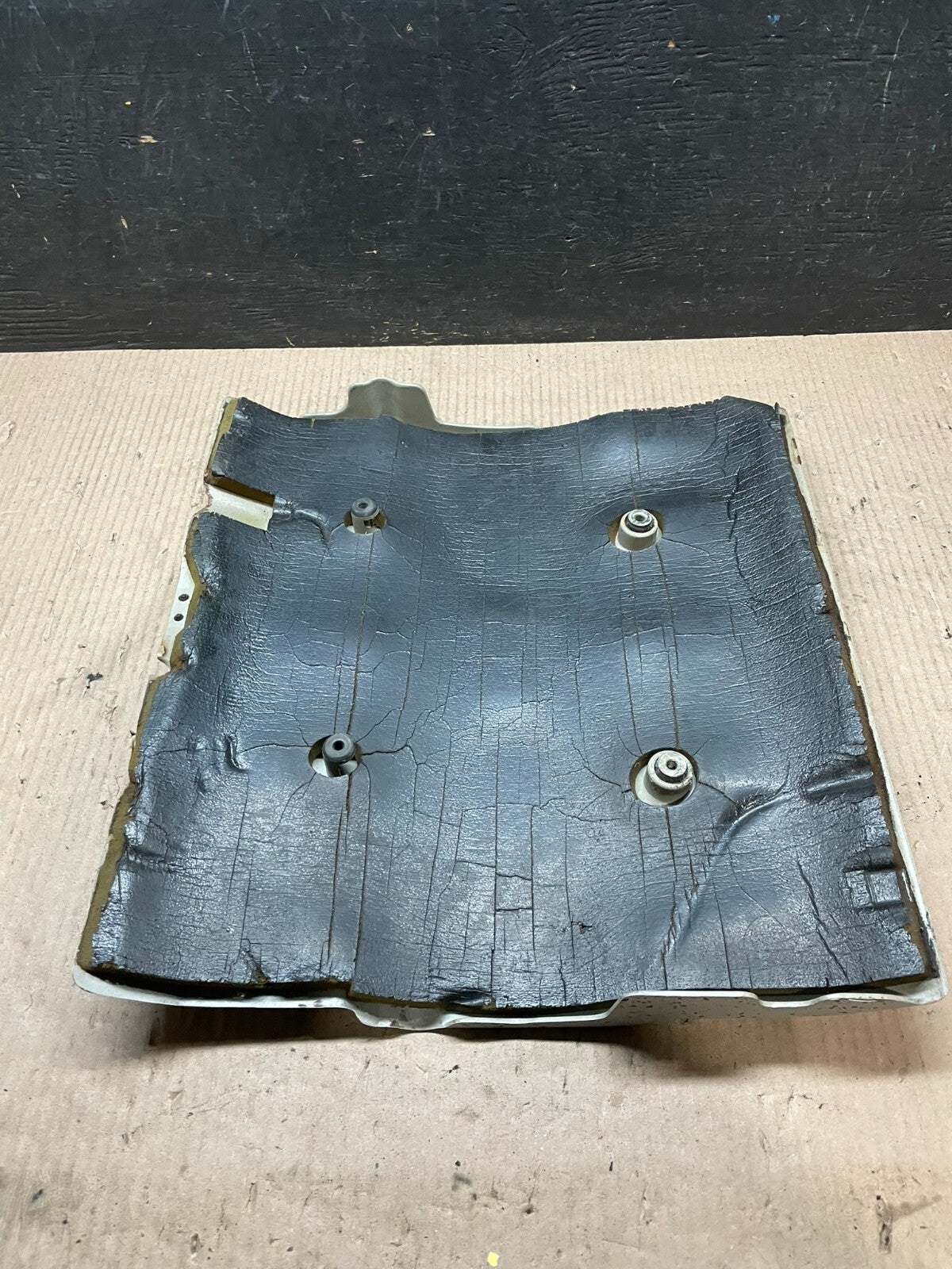 2001 to 2004 Cadillac Deville Seville Northstar Engine Motor Cover J3600 DG6
