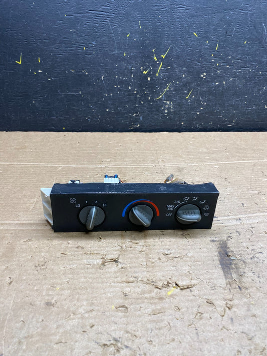 2001 - 2007 GMC Chevrolet Express 1500 Climate Control A/C w9636 DG0