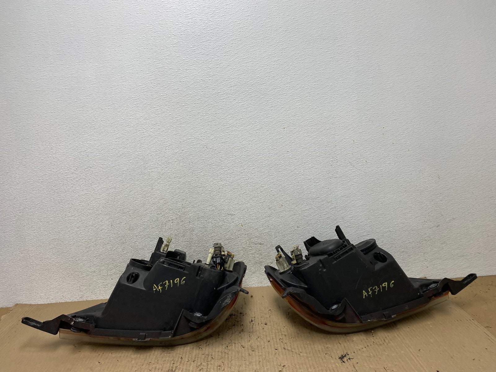1998 to 2001 Mercedes ML320 ML-Class Left+Right Halogen Headlights AF7196 DW4